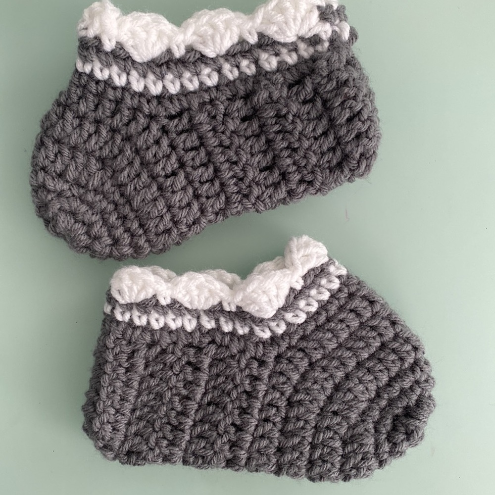 Hand crochet toddler slippers - Picture 4 of 4